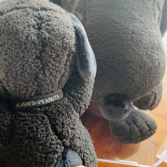 KAWS x Uniqlo x Peanuts - Picture 5 of 9